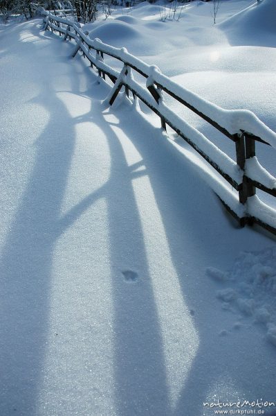 Zaun, schneebedeckt, Schattenwurf, Torfhaus, Harz, Deutschland