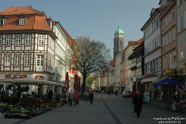 Fußgängerzone mit Blick auf die Jacobikirche, Weender Strasse, Göttingen, Göttingen, Deutschland