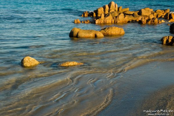 Felsen im Meer, Plage de Plombaggia, Bildserie, Korsika, Frankreich