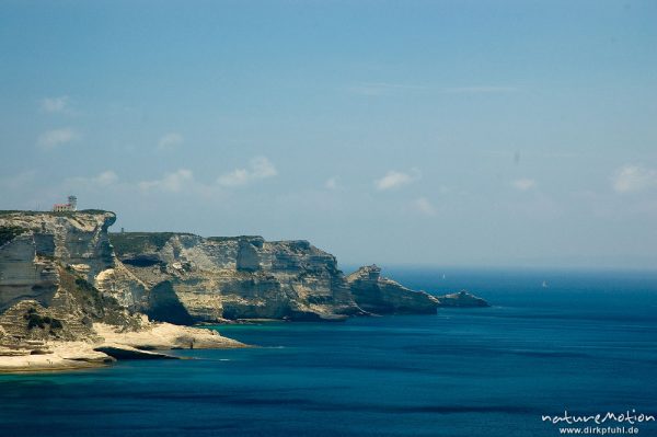 Küste mit Kreidefelsen bei Bonifacio, Korsika, Frankreich