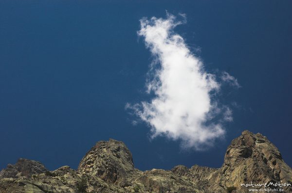 Wolke über Felsgrat, Restonica-Tal, Korsika, Frankreich