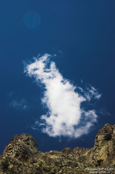 Wolke über Felsgrat, Restonica-Tal, Korsika, Frankreich
