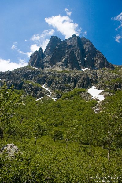 Punta a le Porte, Schneefelder, Lac de Melo, Restonica-Tal, Korsika, Frankreich