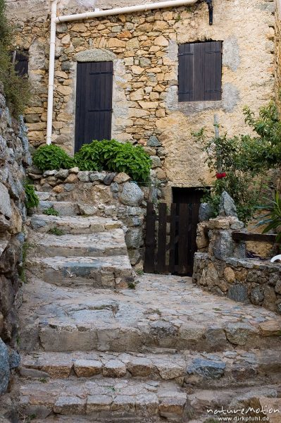 Steintreppe, St. Antonino, Korsika, Frankreich