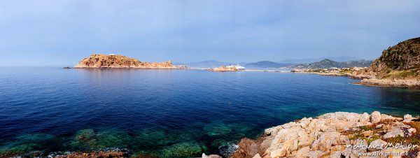 Halbinsel mit Leuchtturm, Hafen von Ille Rousse, Korsika, Frankreich