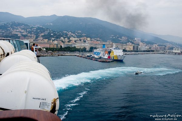Rettungsinseln, Fährschiff, Lotsenboot, Hafen von Bastia, Korsika, Frankreich