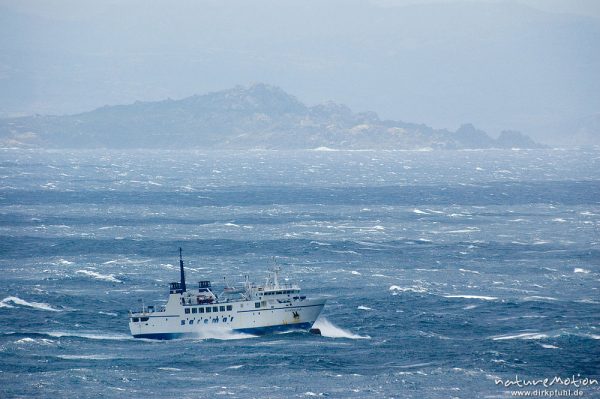 Fähre in hohem Seegang, Passage zwischen Santa Teresa di Gallura, Sardinien und Bonifacio, Korsika, Korsika, Frankreich