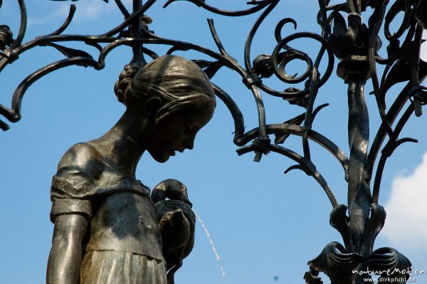 Gänseliesel, Brunnenstatue vor dem Göttinger Rathaus, Wahrzeichen von Göttingen, Göttingen, Deutschland