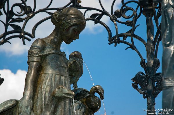 Gänseliesel, Brunnenstatue vor dem Göttinger Rathaus, Wahrzeichen von Göttingen, Göttingen, Deutschland