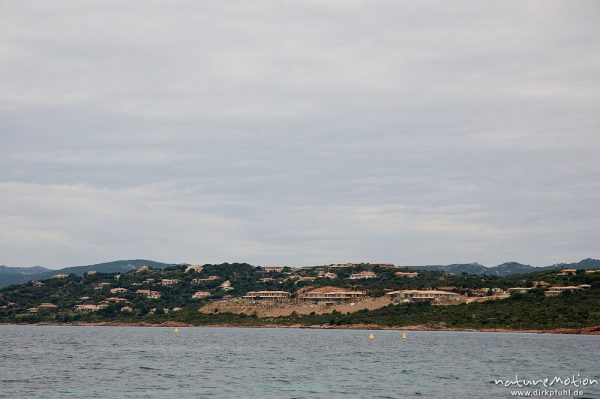 Ferienhäuser, Küstenbebauung, Bucht von Asciaghjiu, Korsika, Frankreich