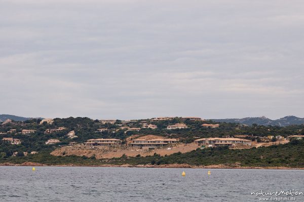 Ferienhäuser, Küstenbebauung, Bucht von Asciaghjiu, Korsika, Frankreich