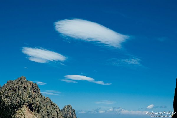 Lenticulariswolke, Gebirgslandschaft, Blick von der Bavella Richtung Nord-Ost, Korsika, Frankreich