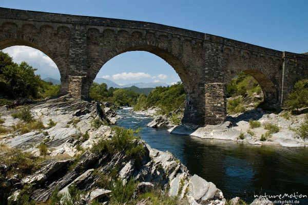 Genueserbrücke über den Tavignano, bei Altiani, Korsika, Frankreich