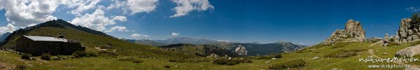 Gebirgspanorama, Plateau d'Alzo mit Bergerie de Cappelacio, Blick auf Paglia Orba und Massiv des Monte Cinto, Korsika, Frankreich