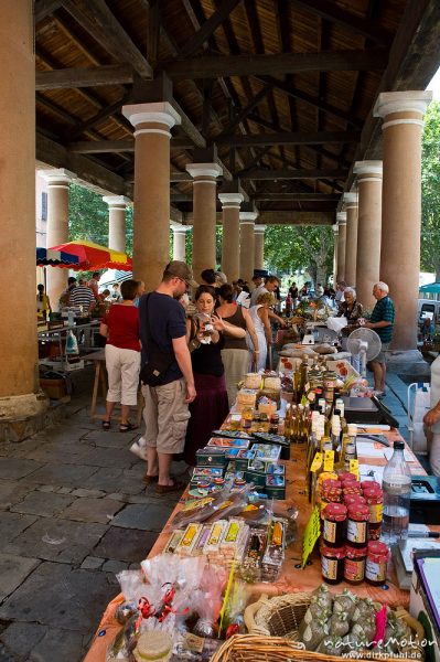 Markthalle mit Verkaufsständen, Ille Rousse, Korsika, Frankreich
