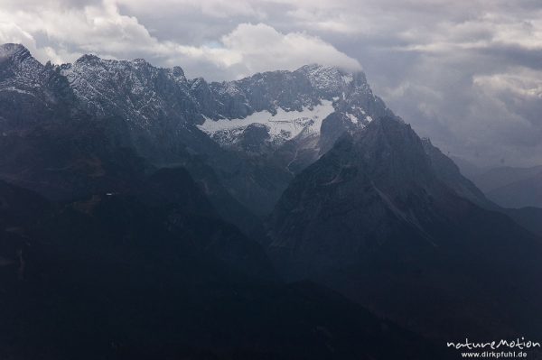 Zugspitze in Wolken, Blick vom Wank, Garmisch-Partenkirchen, Deutschland