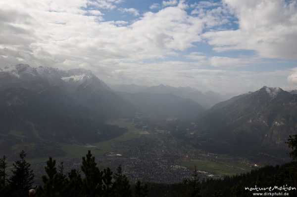 Garmisch-Partenkirchen und Zugspitze, Blick vom Wank, Garmisch-Partenkirchen, Deutschland