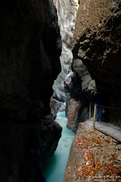 Partnachklamm, enge Klamm mit Schmelzwasser, Garmisch-Partenkirchen, Deutschland