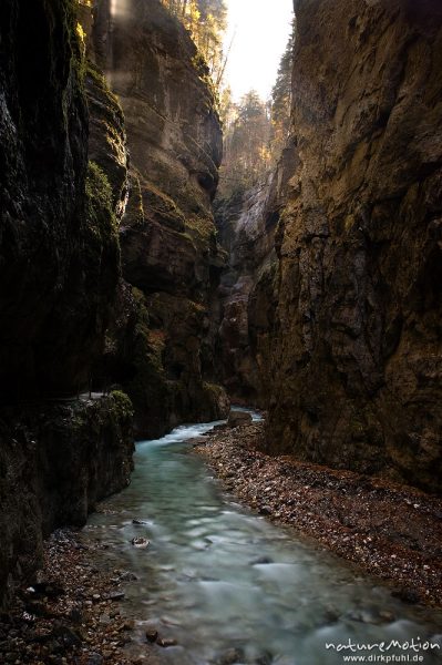 Partnachklamm, enge Klamm mit Schmelzwasser, Garmisch-Partenkirchen, Deutschland