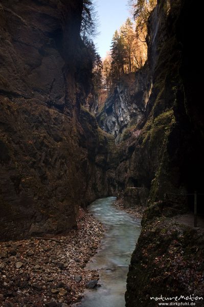 Partnachklamm, enge Klamm mit Schmelzwasser, Garmisch-Partenkirchen, Deutschland