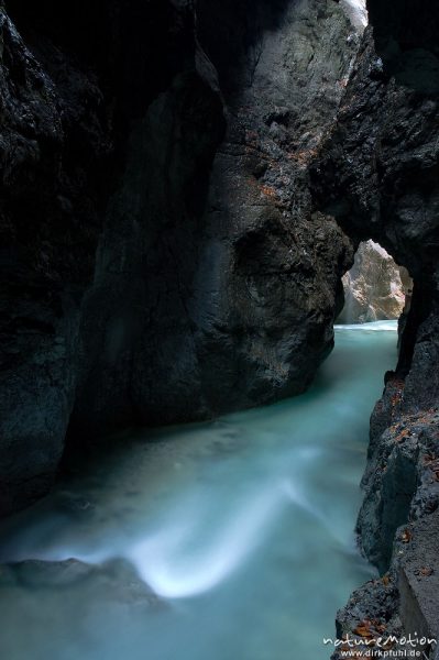 Partnachklamm, enge Klamm mit Schmelzwasser, Garmisch-Partenkirchen, Deutschland