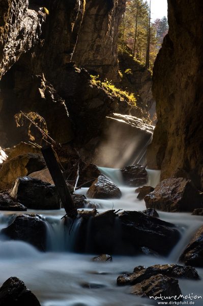 Partnachklamm, enge Klamm mit Schmelzwasser, Garmisch-Partenkirchen, Deutschland