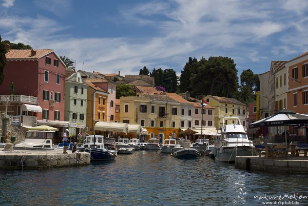 Hafen und Altstadt, Veli Losinje, Kroatien