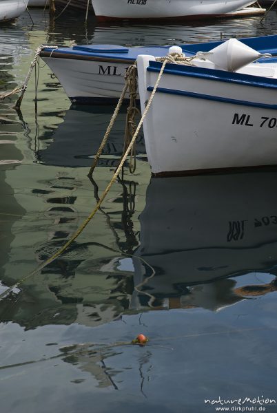 Bootsrümpfe, angetäut im Hafenbecken, Veli Losinje, Kroatien