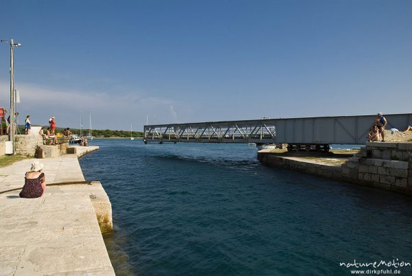 Schwenkbrücke nach Losinj, Kanal zwischen Cres und Losinj, Osor, Kroatien
