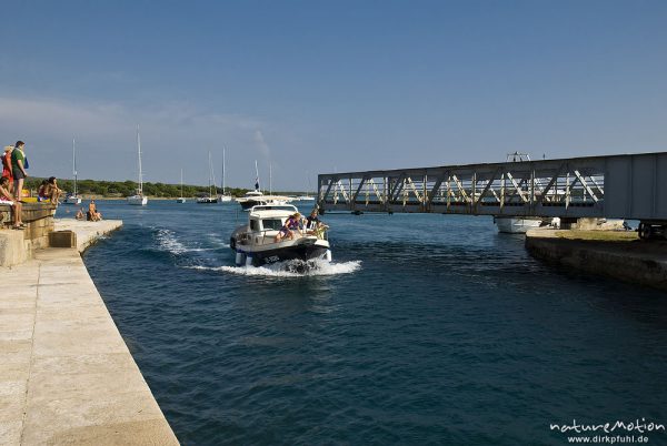 Schwenkbrücke nach Losinj, Kanal zwischen Cres und Losinj, Osor, Kroatien