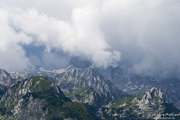Berggipfel in Wolken, Triglav-Gruppe, Triglav-Nationalpark, Bohinjer See Wocheiner See, Slowenien
