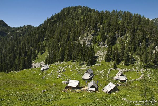 Hütten, Alm Planinska Koca, Triglav-Nationalpark, Slowenien
