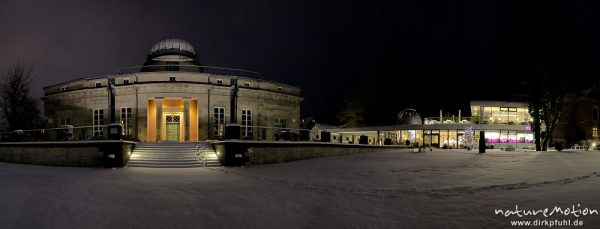 historische Sternwarte Göttingen und Restaurant Planea, Nachtaufnahme, Schnee, Göttingen, Deutschland