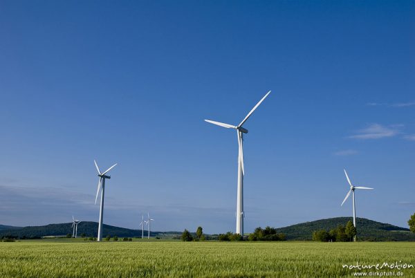 Windräder, Windkraftanlagen bei Dransfeld, Typ An Bonus 600 (früher Bonus Energy A/S, Dänemark, 2004 übernommen von Siemens), Dransfeld, Deutschland