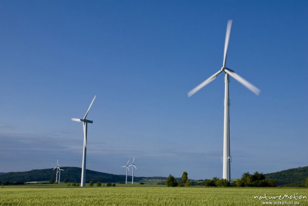 Windräder, Windkraftanlagen bei Dransfeld, Typ An Bonus 600 (früher Bonus Energy A/S, Dänemark, 2004 übernommen von Siemens), Dransfeld, Deutschland