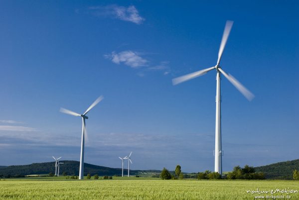 Windräder, Windkraftanlagen bei Dransfeld, Typ An Bonus 600 (früher Bonus Energy A/S, Dänemark, 2004 übernommen von Siemens), Dransfeld, Deutschland