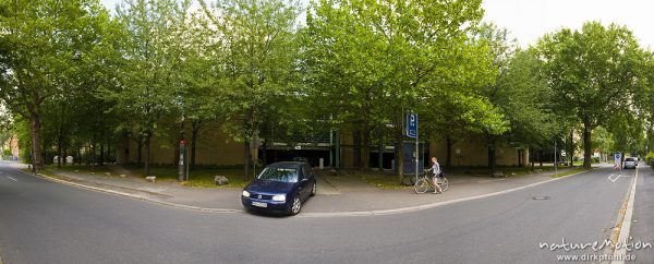 Parkhaus Goßlerstraße, Einfahrt, Pförtnerhaus, Göttingen, Deutschland