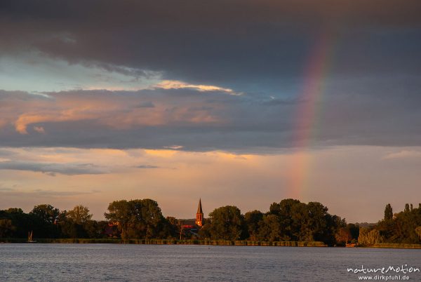 Kirche von Bernshausen, Seeufer, Abendlicht, Regenbogen, Seeburger See, Deutschland