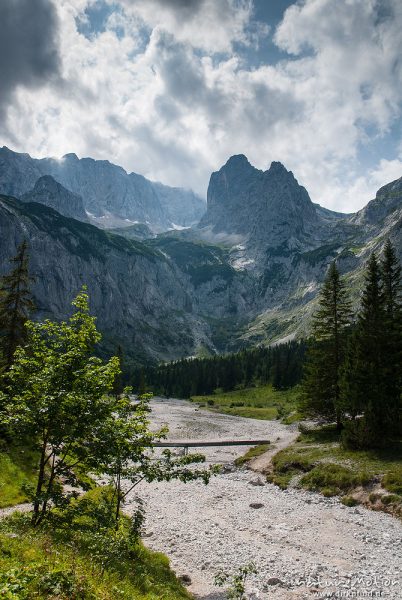 Höllentalanger mit Riffelspitzen, gerölliges Bachbett, Höllentalangerhütte, Wetterstein, Garmisch-Partenkirchen, Deutschland