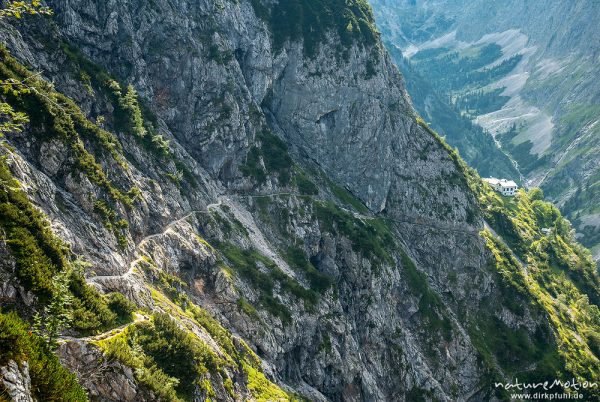 Wanderweg zwischen Höllentalanger und Hupfleitenjoch, Knappenhäuser, altes Bergwerk, Wetterstein, Garmisch-Partenkirchen, Deutschland