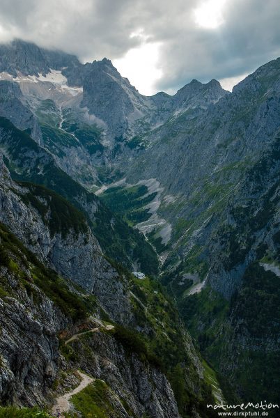 Höllentalanger, Wanderweg zwischen Höllentalanger und Hupfleitenjoch, Knappenhäuser, altes Bergwerk, Wetterstein, Garmisch-Partenkirchen, Deutschland