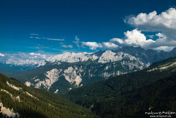 Höhenzüge des Wetterstein vom Kreuzeck aus, Garmisch-Partenkirchen, Deutschland