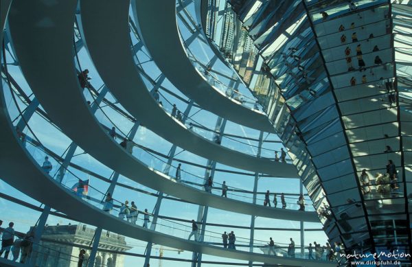Reichstagskuppel von Innen, Spiegel, Treppenspirale, Berlin, Deutschland
