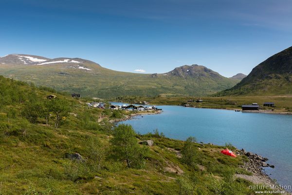 Gjendesheim mit Fähranleger und Seeufer, Austritt des Sjoa, Jotunheimen, Gjendesheim, Norwegen