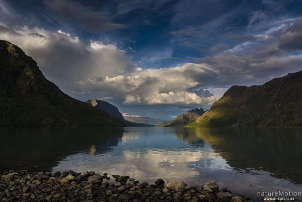 Gjendesee, Berge, Ufer, Wolken, Jotunheimen, Memurubu, Norwegen