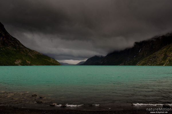 Regenwolken über dem Gjendesee, Jotunheimen, Memurubu, Norwegen
