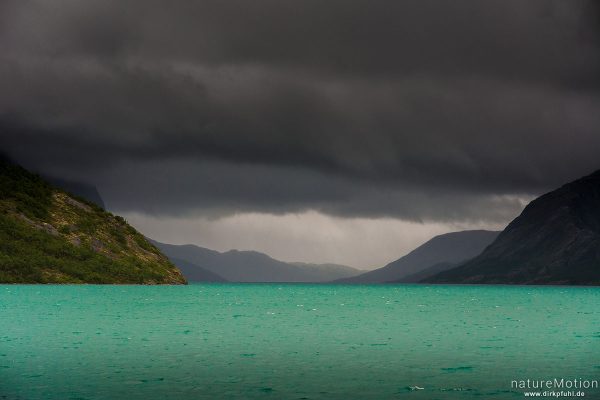 Regenwolken über dem Gjendesee, Jotunheimen, Memurubu, Norwegen