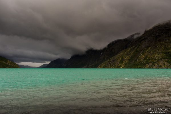 Regenwolken über dem Gjendesee, Jotunheimen, Memurubu, Norwegen