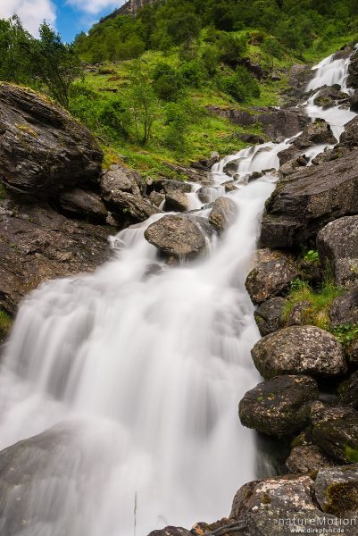 Wasserfall des Veiverdalselvi, Aurlandsdalen, Aurlandsdalen, Norwegen