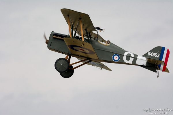 Royal Aircraft Factory S.E.5, Flugmodell, Detailansicht Cockpit mit Maschinengewehren, Mega Flugshow 2013 des MSV Condor Göttingen e.V., Göttingen, Deutschland